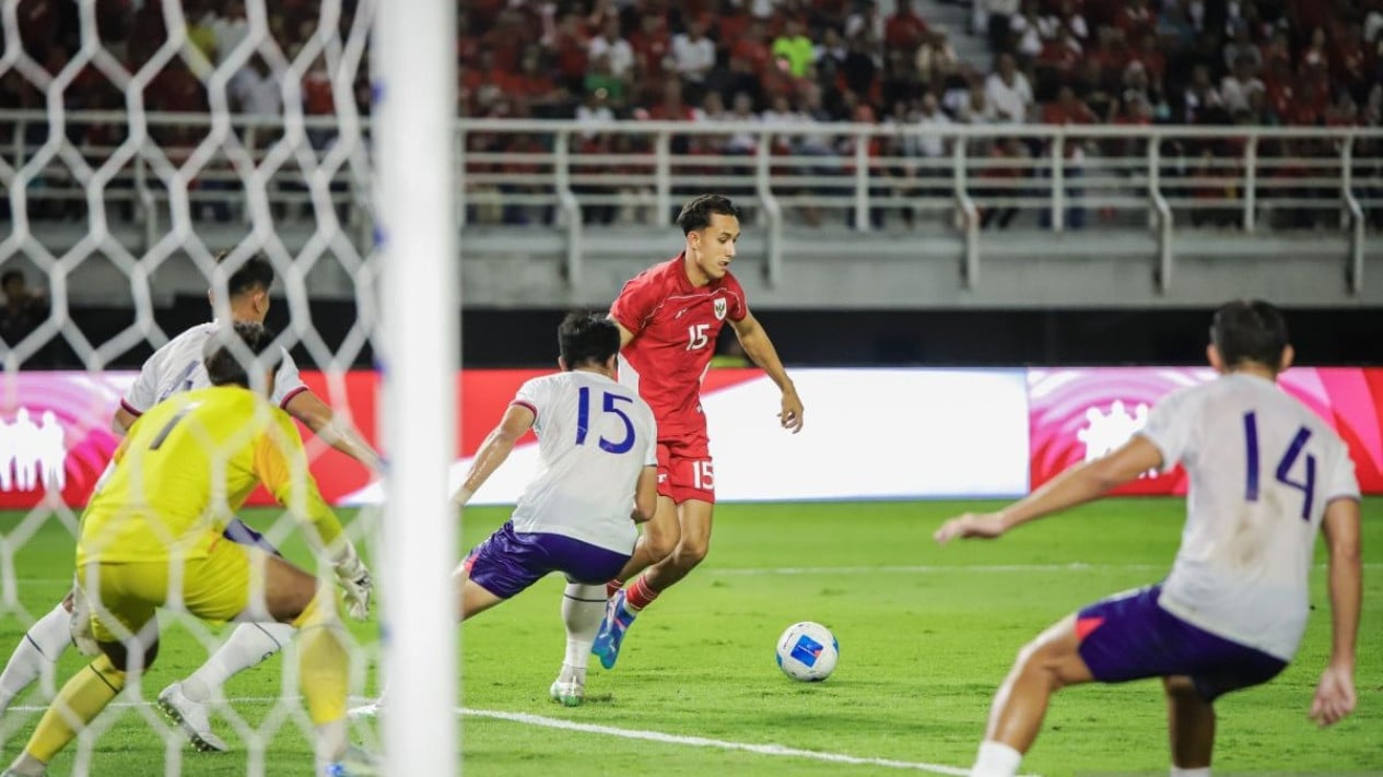 Miliano Jonathans, que lleva mucho tiempo fuera de la selección de Indonesia debido a una lesión, disfruta de sus vacaciones en Grecia.