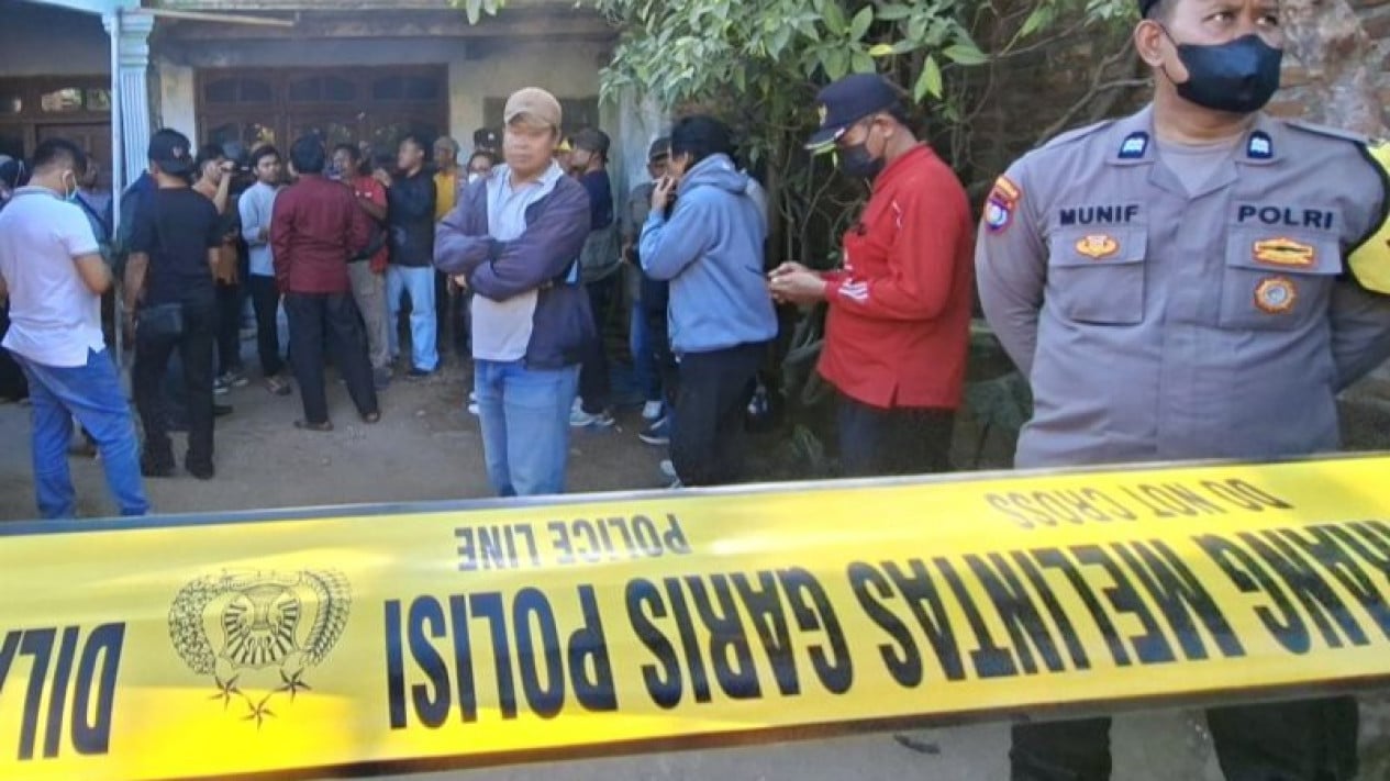 Hombre desaparecido durante 3 días, Nganjuk enterrado el cuerpo cubierto de hojas de plátano y tejas
