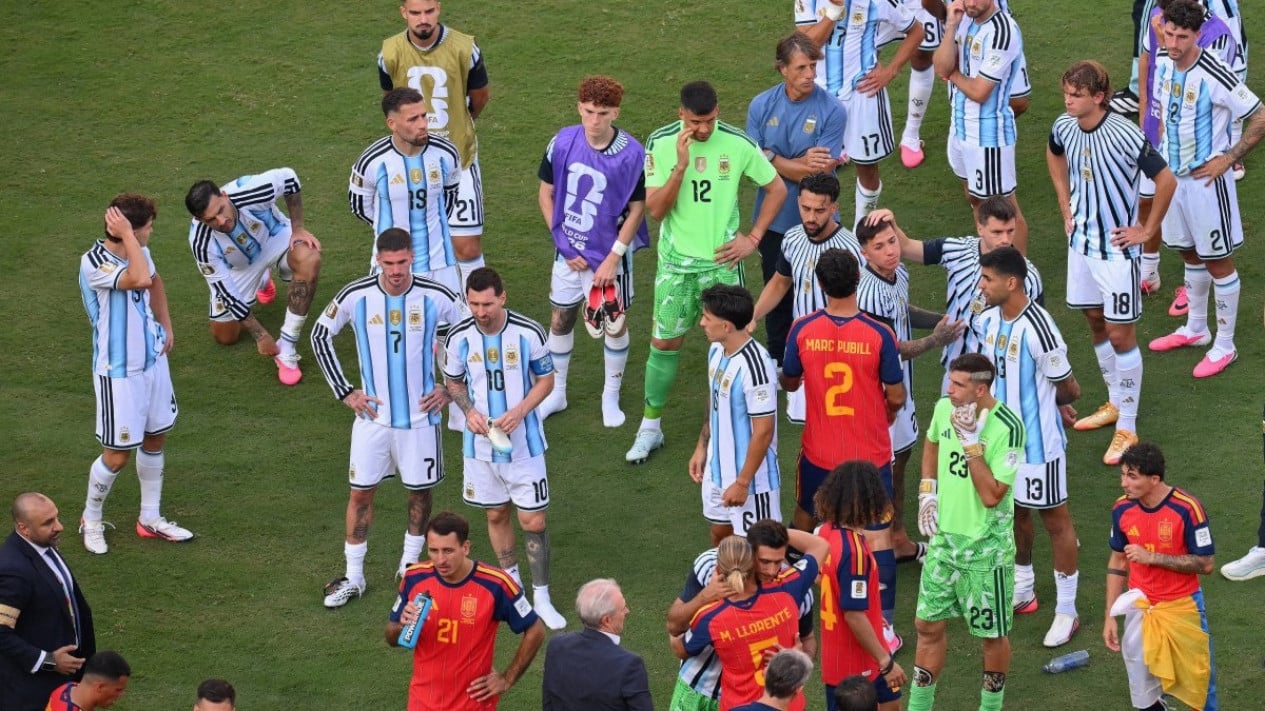 ¡Confusión en la final del Mundial 2026! Un Paredes enojado fue expulsado por el árbitro después de que Argentina perdiera ante España