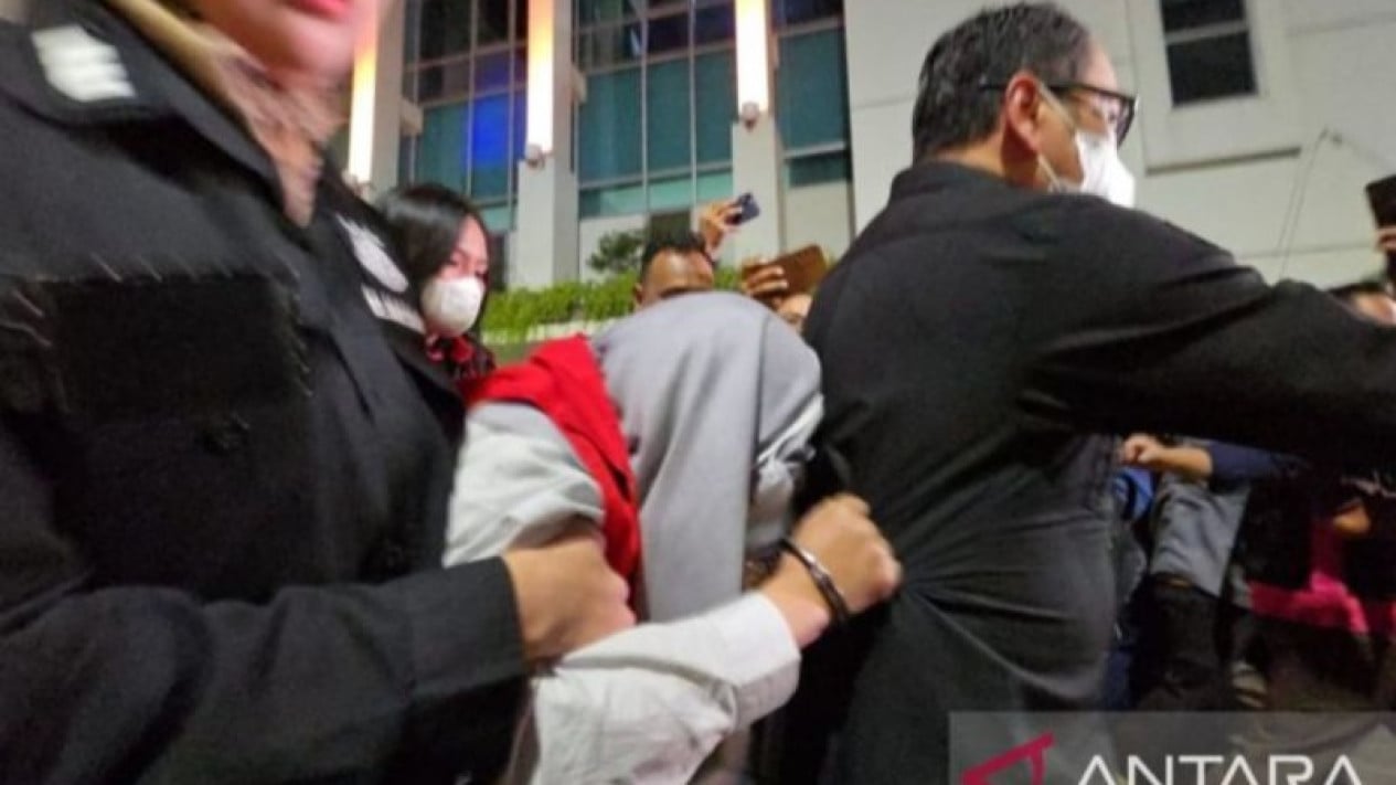 El jefe de ESDM de Java Oriental se convierte en el nuevo sospechoso en un caso de extorsión de licencias por valor de 1.330 millones de IDR