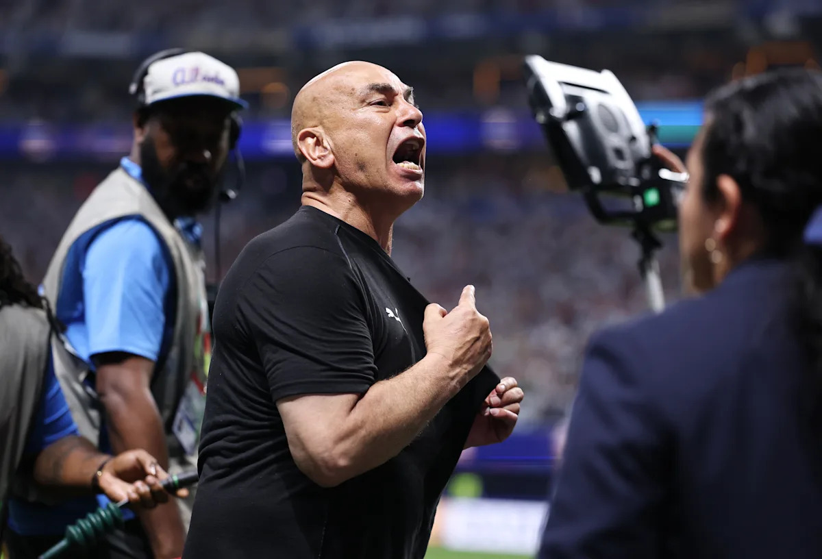 El técnico egipcio achacó la ‘injusticia’ tras el regreso de Argentina. El colapso de su equipo decía lo contrario
