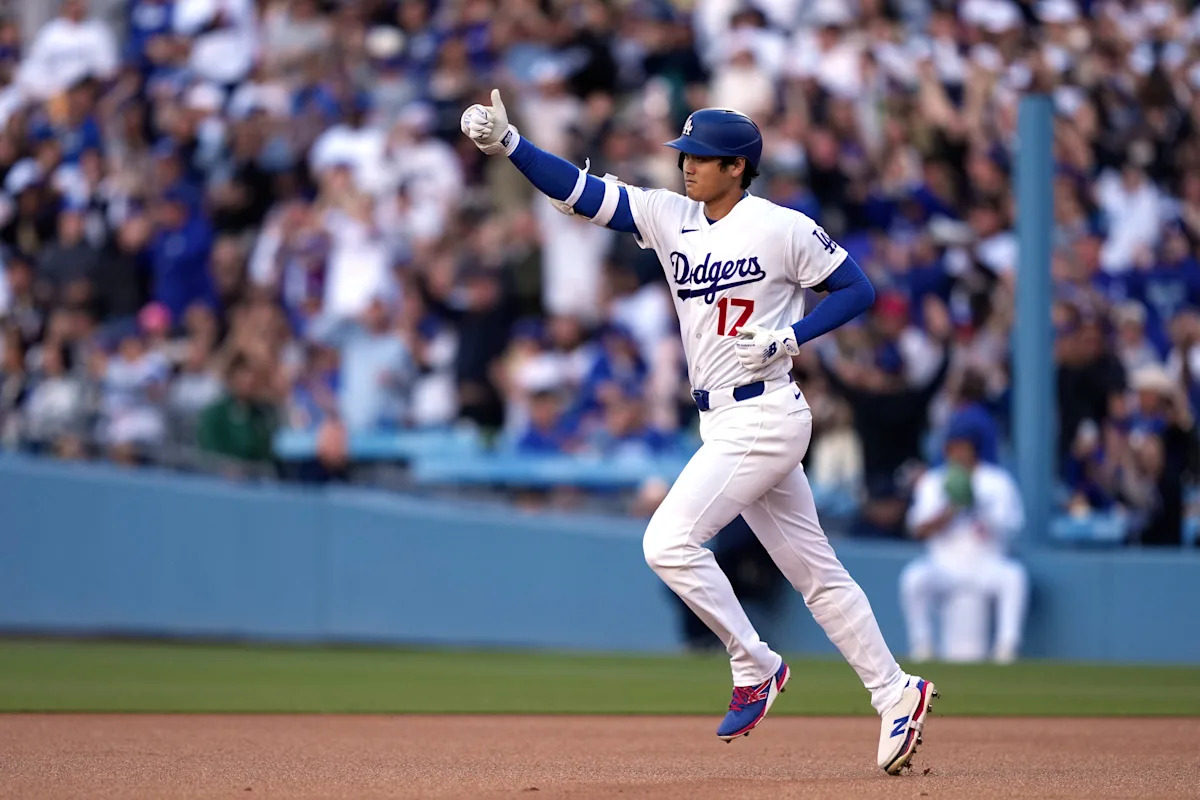 Shohei Ohtani lanza 6 entradas sin hits y conecta un jonrón inicial para empujar a los Dodgers a superar a los Rockies