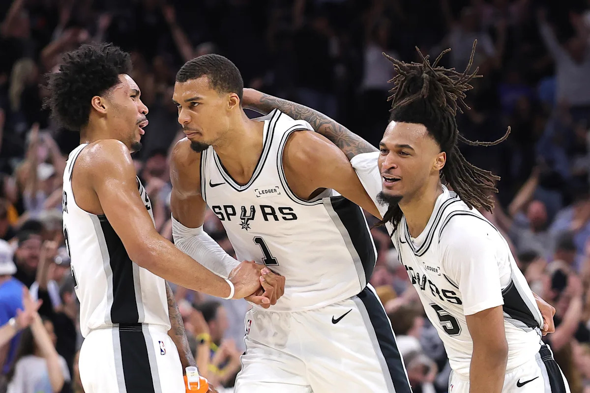 En un crucial Juego 4 de la WCF, estos jóvenes Spurs se apoyan en lo que los trajo aquí: la defensa.