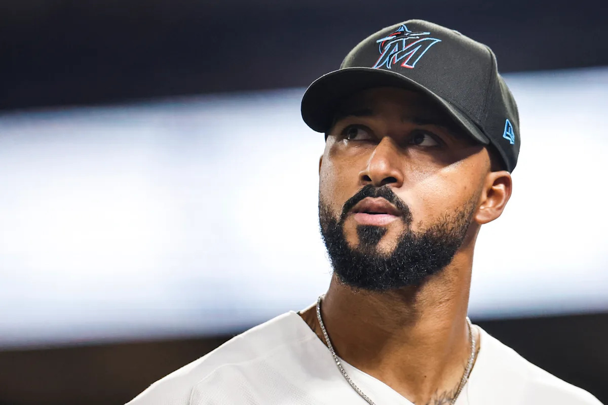 Sandy Alcántara cuestiona la decisión de los Marlins de poner fin a su intento de blanquear en la novena entrada