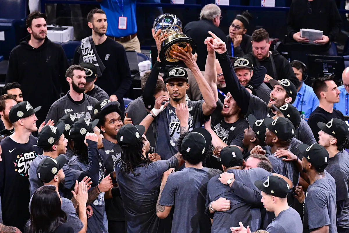 Air Corgi predice correctamente todos los partidos de los Spurs hasta las Finales de la Conferencia Oeste