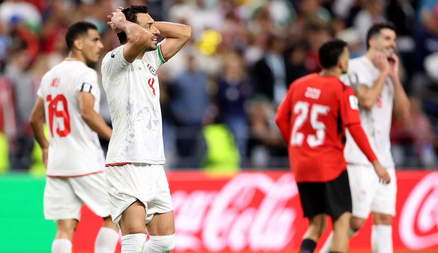 Por qué el último gol de Irán contra Egipto fue anulado por fuera de juego