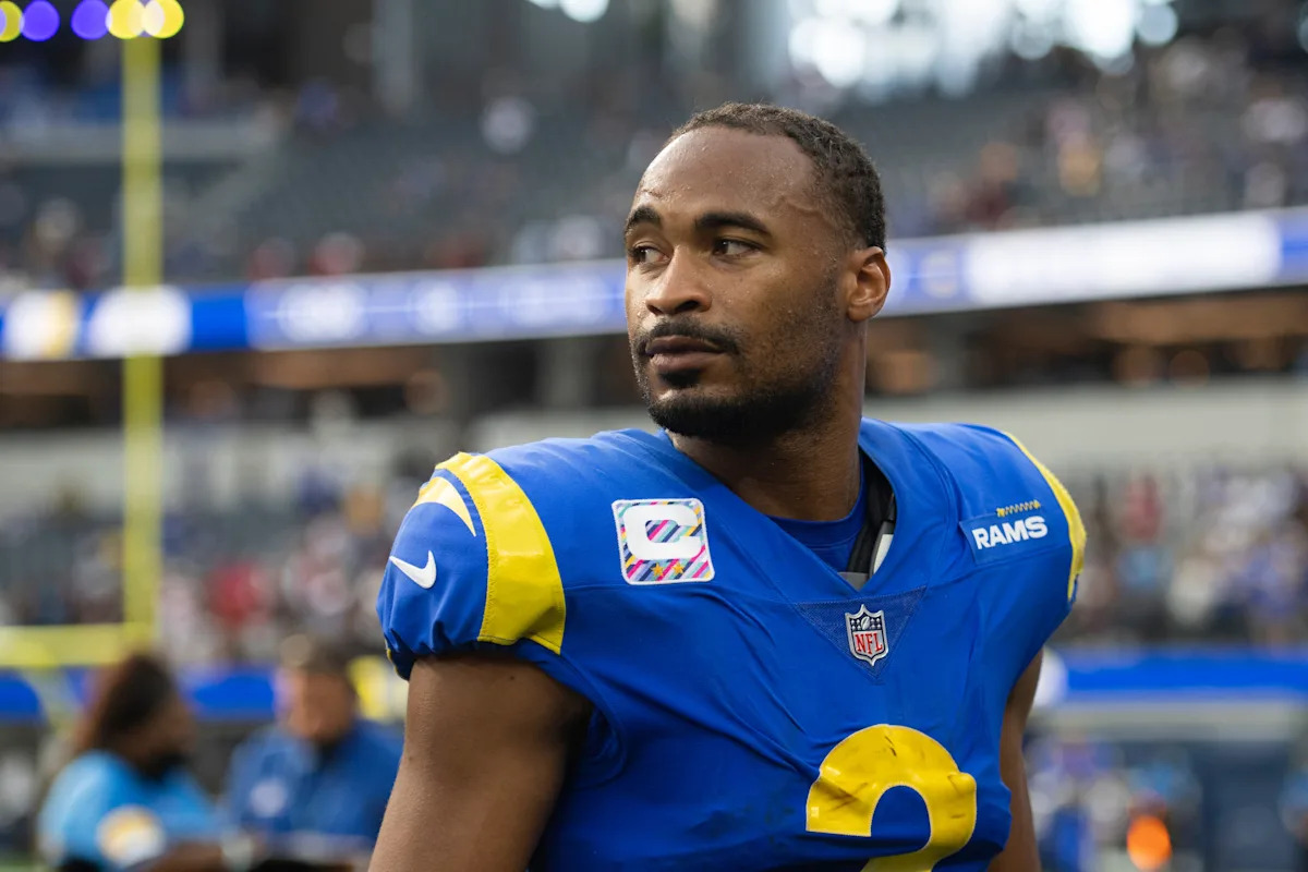El ex WR de los Rams, Robert Woods, se une al cuerpo técnico de Sean McVay; Cliff Kingsbury nombrado entrenador en jefe asistente