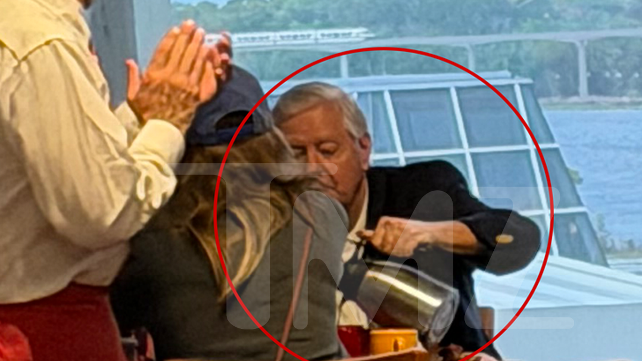 Lindsey Graham de vacaciones en Disney World durante el cierre