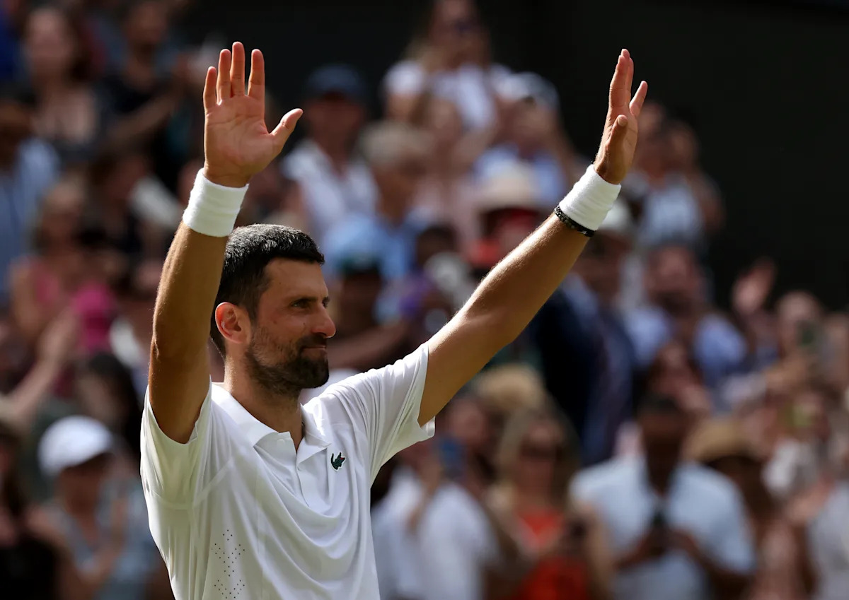 Novak Djokovic supera a Roger Federer en la mayor cantidad de victorias en Wimbledon entre hombres con su victoria número 106 y avanza a cuartos