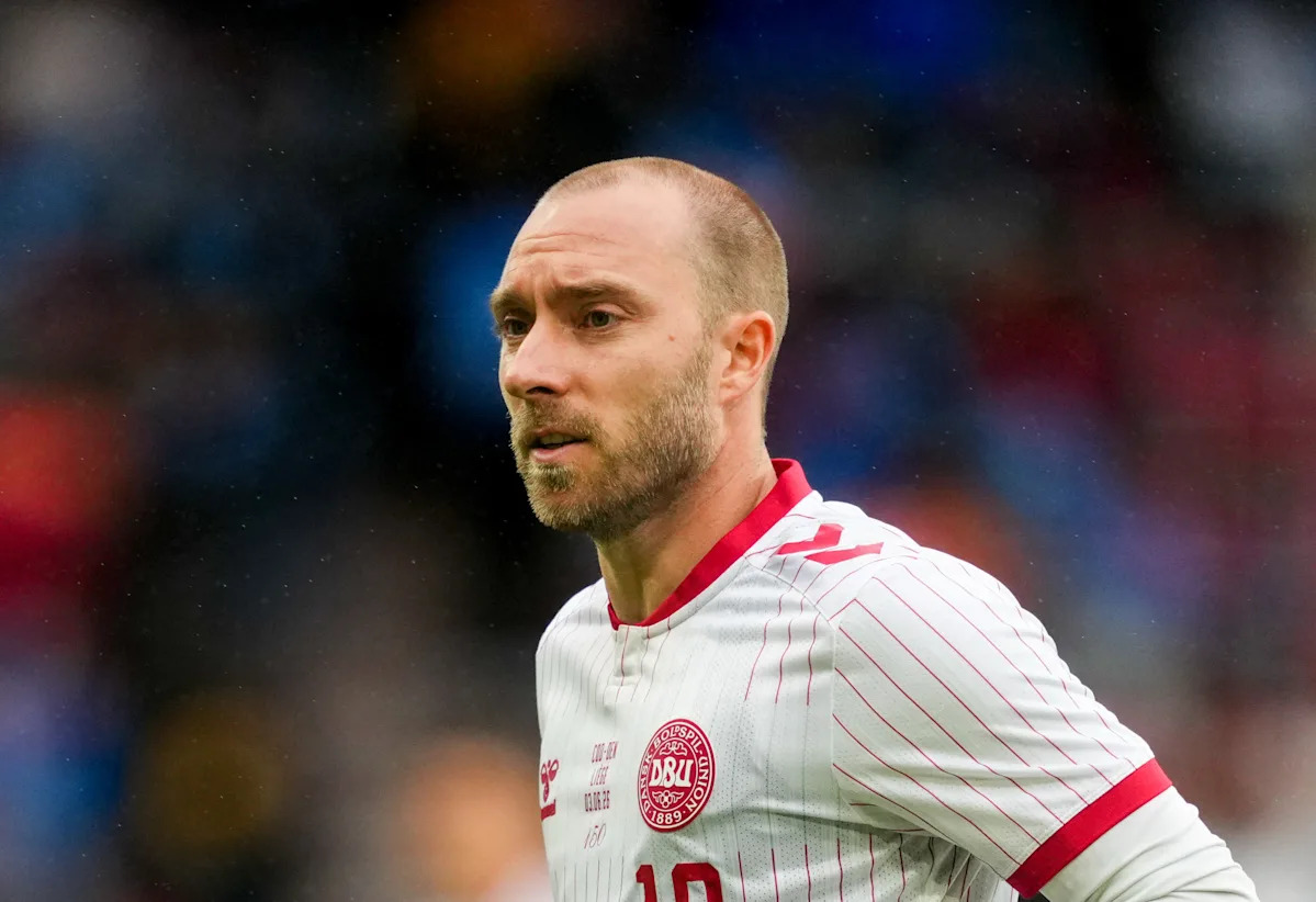 Christian Eriksen se desploma en el terreno de juego y se suspende el partido amistoso Dinamarca-Ucrania