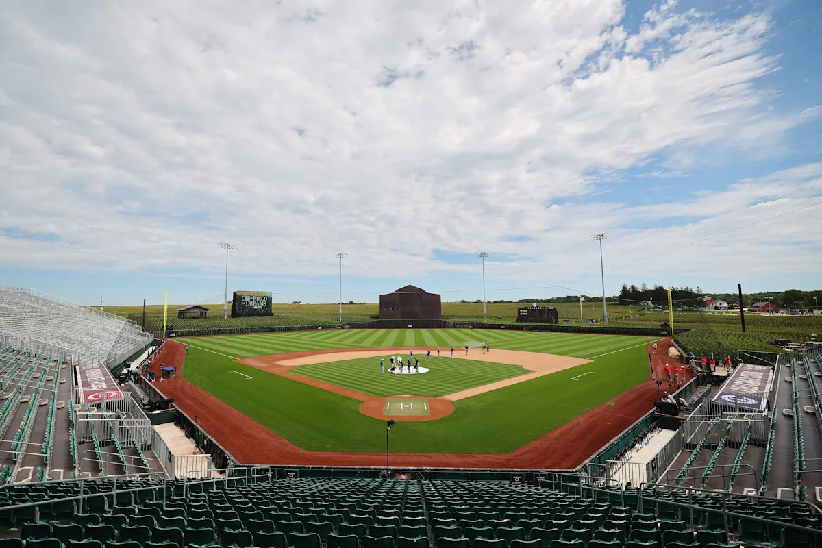 Iowa y Kansas jugarán en el Field of Dreams Ballpark, el primer partido de béisbol universitario de la Power Conference del lugar.