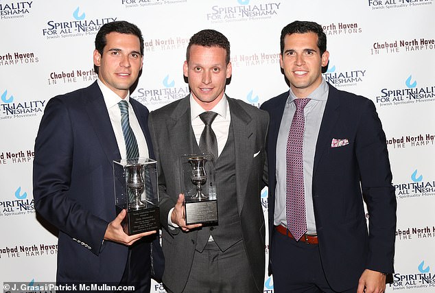 Los miembros del jurado de los hermanos Alexander llegan a un veredicto sobre los cargos de tráfico sexual que podrían condenar a los hermanos Playboy a cadena perpetua