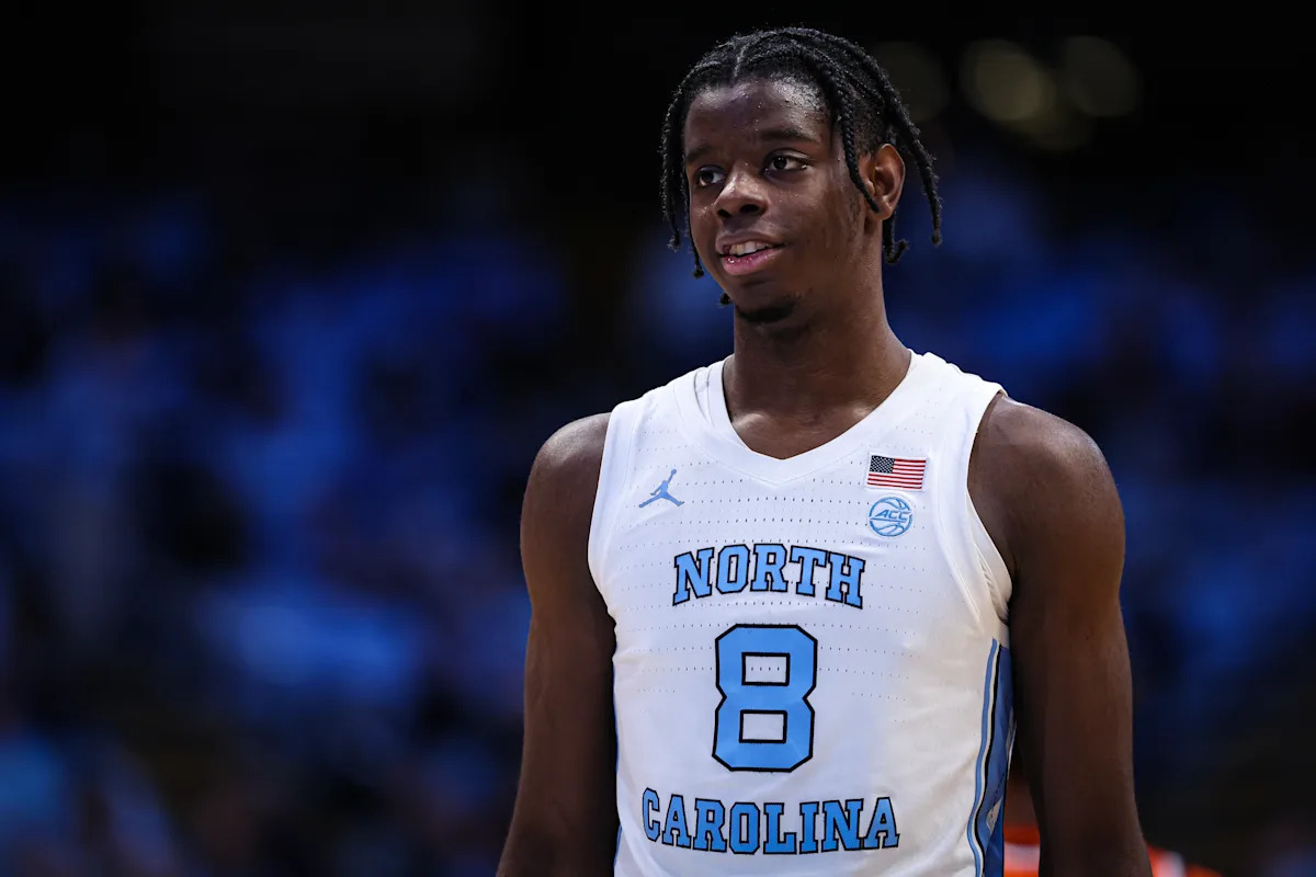 Caleb Wilson de Tarheels estará fuera indefinidamente por fractura en la mano izquierda