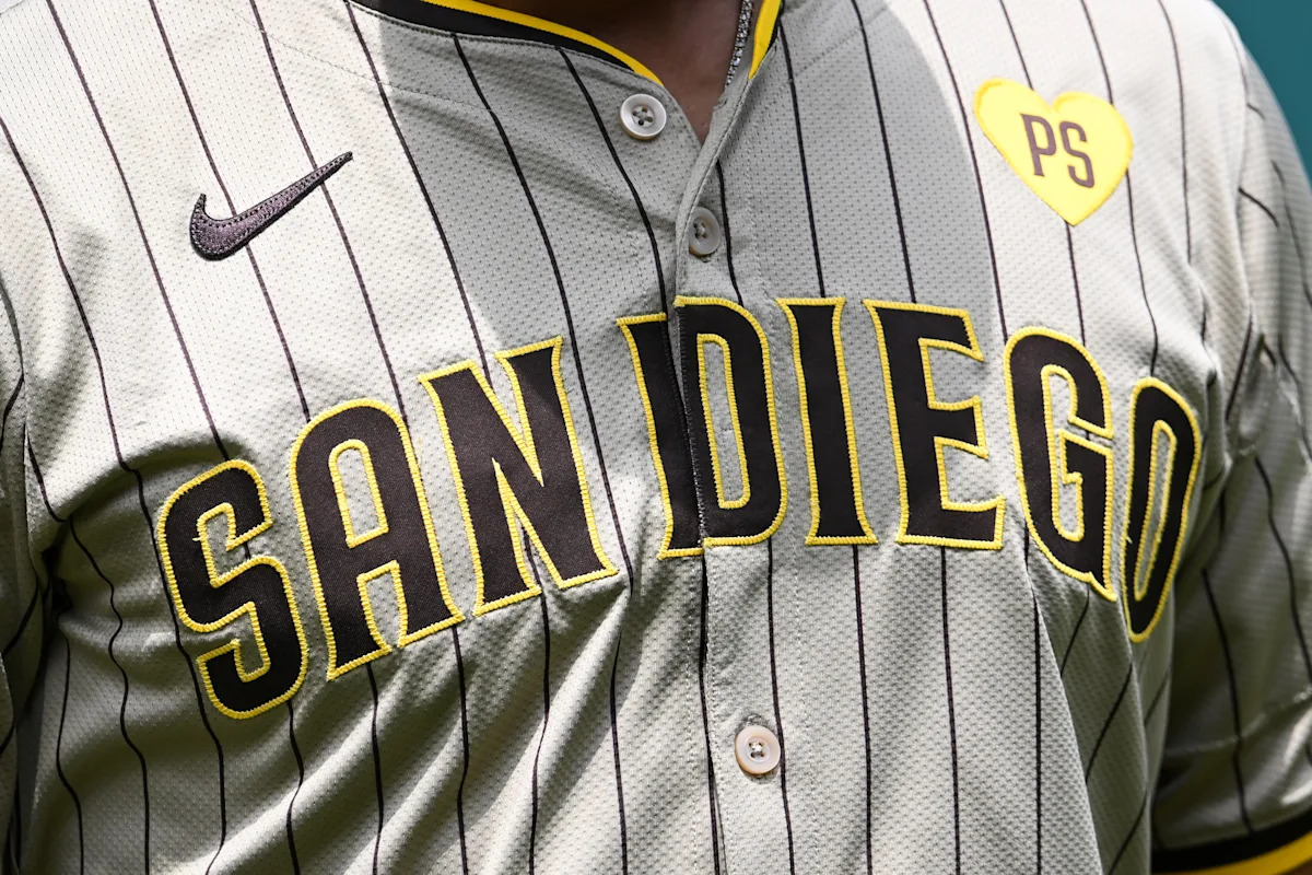 Drew Brees y el propietario de los Warriors, Joe Lacob, se encuentran entre los grupos que presentarán ofertas por la propiedad de los Padres, según los informes