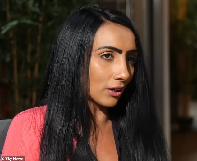 Una mujer que acusó a agentes de policía de Greater Manchester de drogarla y violarla mientras estaba bajo custodia dice que el alcalde Andy Burnham “no cumplió ninguna de sus promesas” de ayudarla.