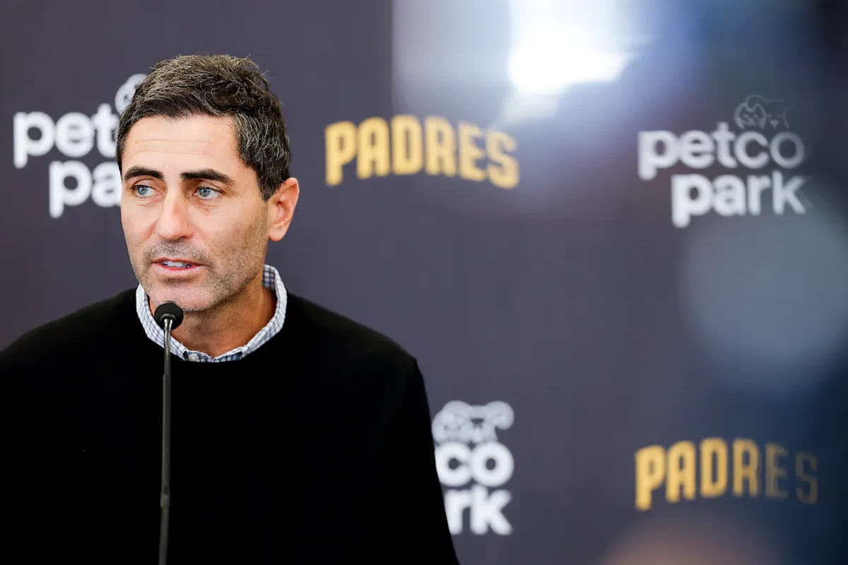 Los Padres firman al gerente general AJ Preller con una extensión a largo plazo después de apariciones consecutivas en los playoffs
