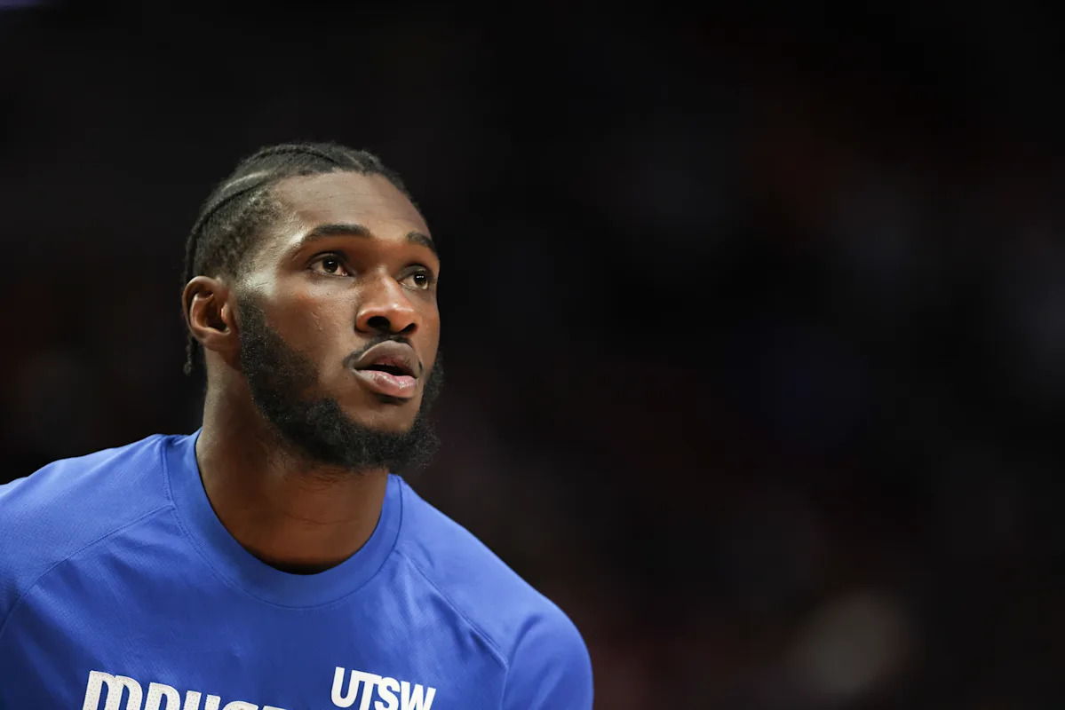 Se informa que el agente libre restringido C Moussa Cissé firma una hoja de oferta con los Knicks, los Mavericks tienen 2 días para igualar