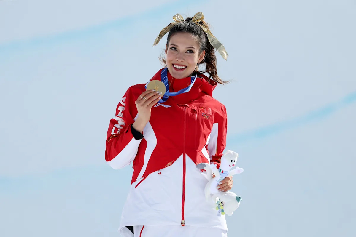 Juegos Olímpicos de Invierno 2026: Eileen Gu gana la segunda medalla de oro consecutiva en half-pipe de freeski femenino