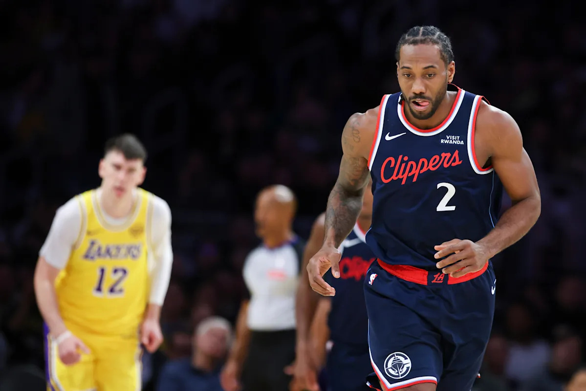 Los Lakers se defienden de los Clippers mientras Kawhi Leonard sale tarde con dolor en el tobillo izquierdo