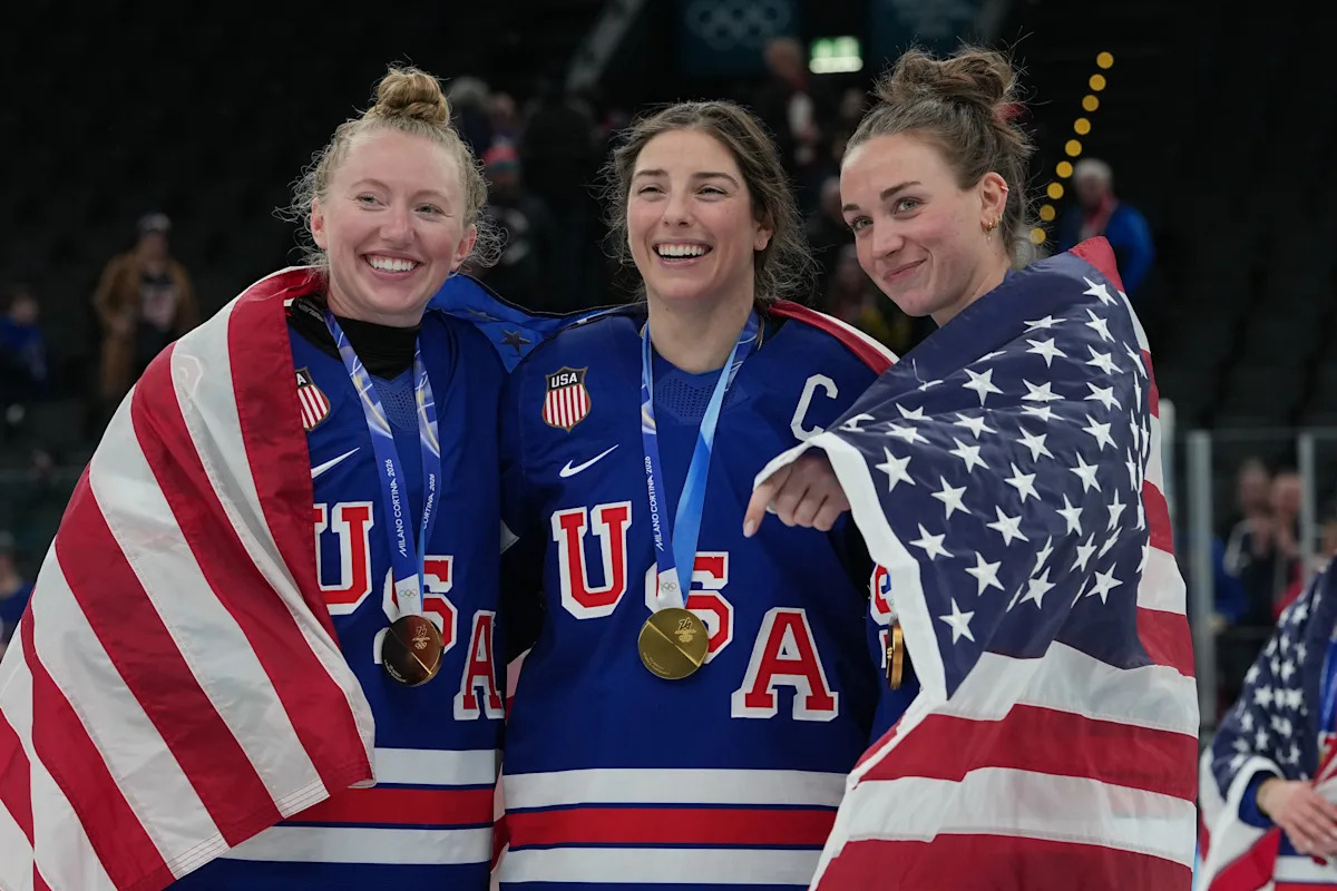 Hilary Knight intenta dejar atrás la ‘broma desagradable’ del presidente Donald Trump después de las victorias olímpicas en hockey