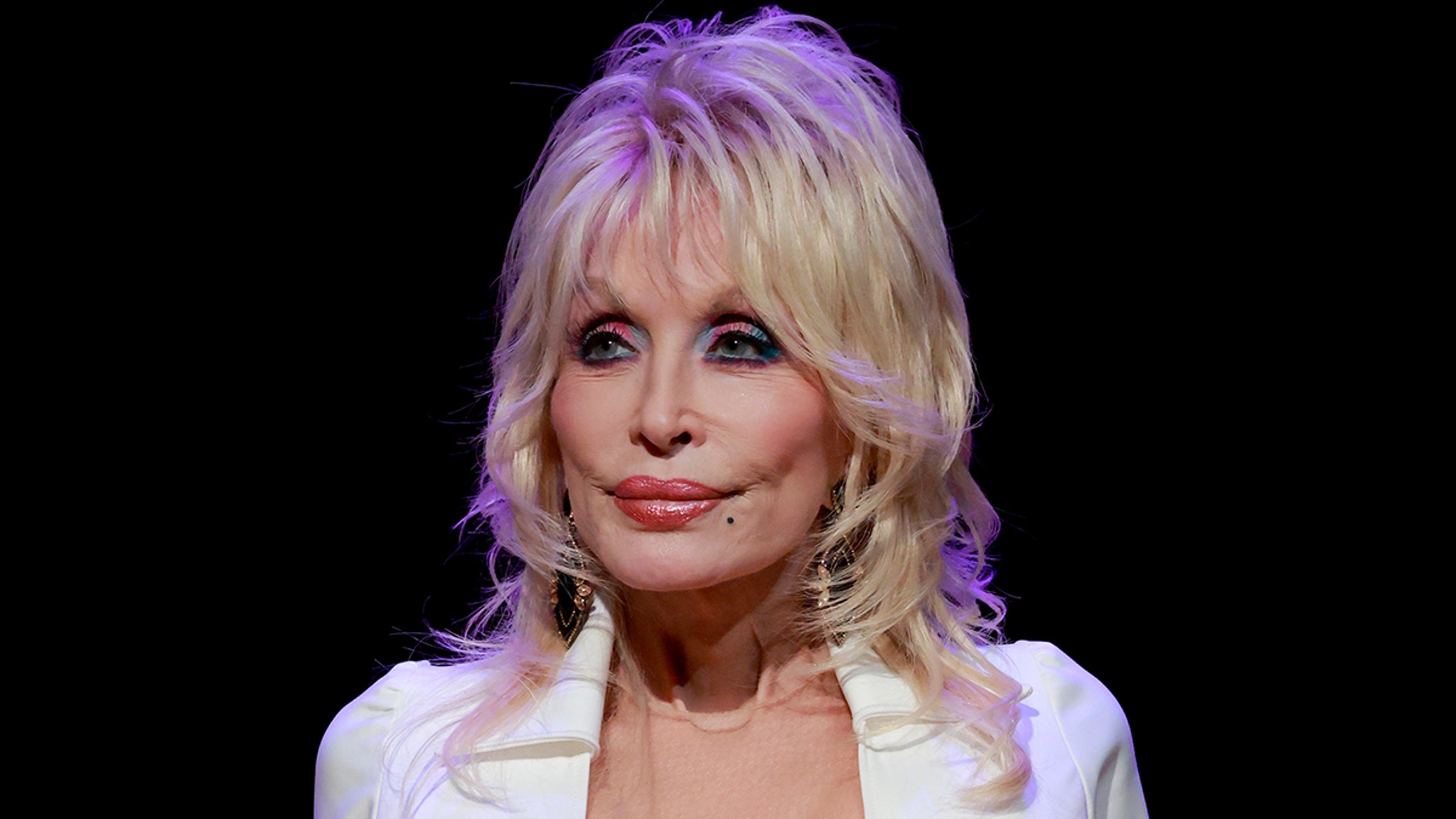 Dolly Parton comparte actualización de salud después del susto médico