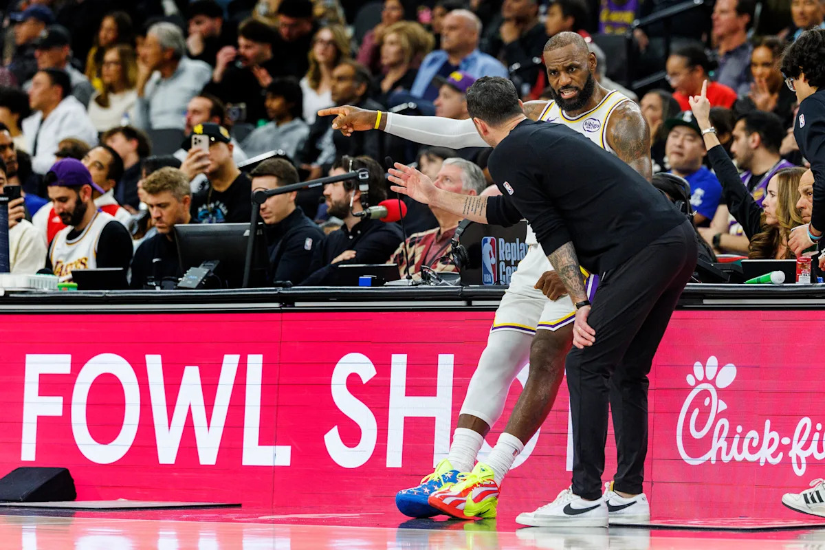 Los Lakers se reagrupan con una reunión de equipo y una larga práctica después de que JJ Redick criticara el esfuerzo del equipo: ‘La verdad es incómoda’