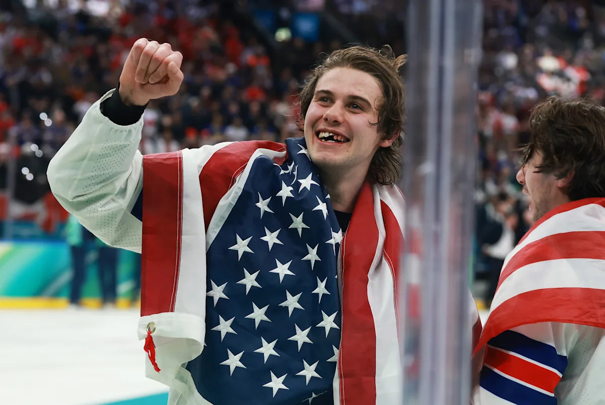Hockey entre Estados Unidos y Canadá: cómo Jack Hughes cambió dos dientes frontales por una medalla de oro en los Juegos Olímpicos de Invierno