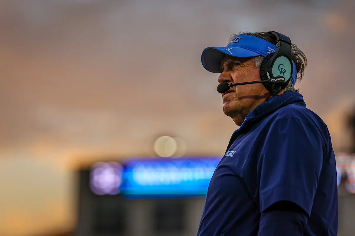 La UNC de Bill Belichick pierde la elegibilidad para el tazón después del truco de Duke