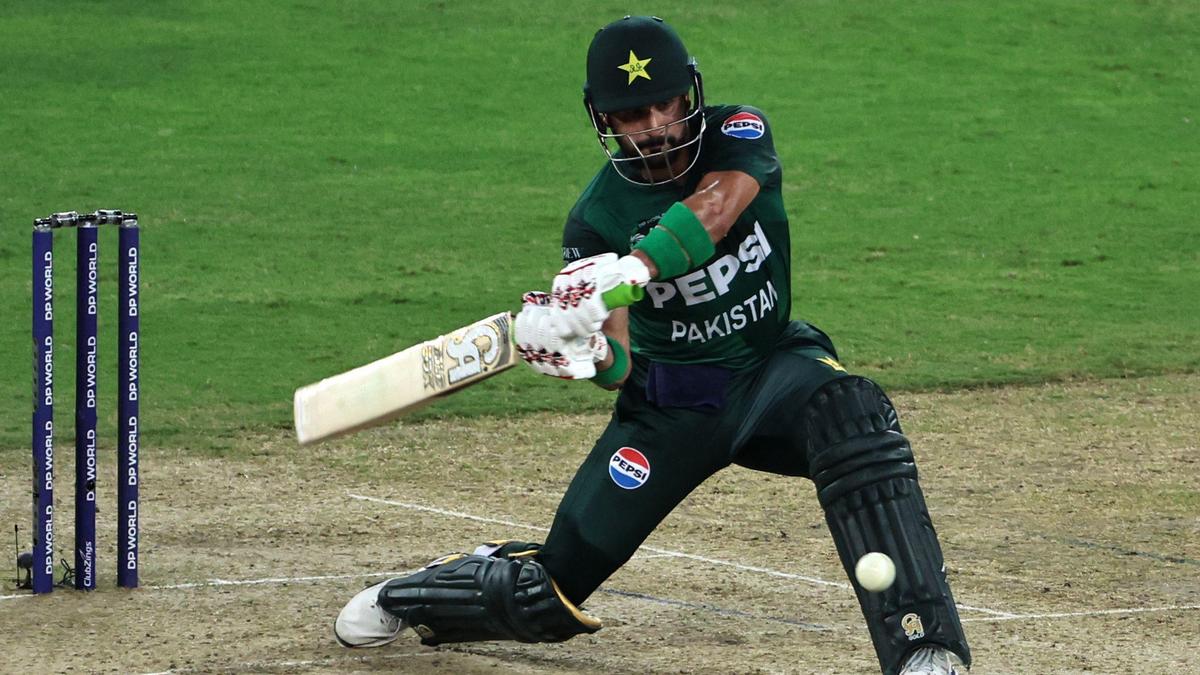 PAK vs SL, Tri-Series 2025: Sahibzada Farhan establece la mejor puntuación de su carrera mientras Pakistán vence a Sri Lanka