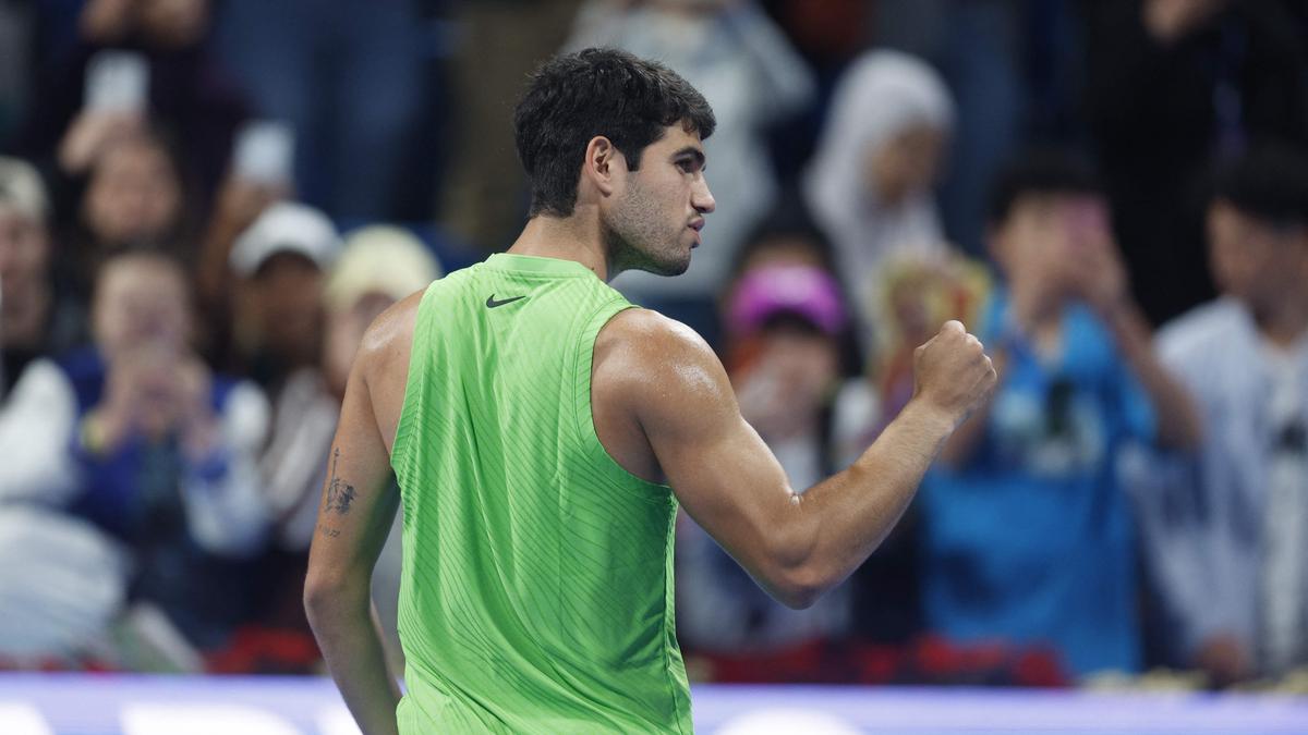 Alcaraz lucha por la segunda ronda del Qatar Open