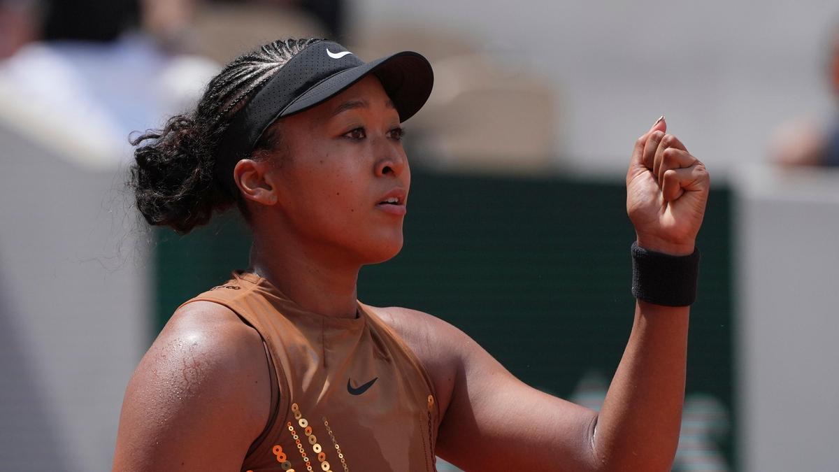 La brillante Osaka superó a Jovic y extendió su racha en el Abierto de Francia
