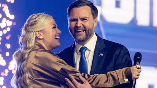 ¿Erika Kirk fue arrestada en medio de acusaciones de ‘acicalar’ a una joven de 15 años? Afirmaciones virales de verificación de hechos