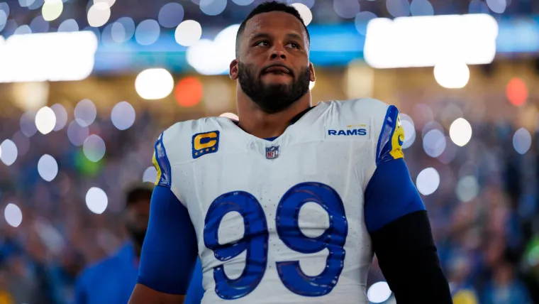 Por Pat McAfee El regreso de Aaron Donald tras su retiro cambia las reglas del juego para Los Angeles Rams después del intercambio de Myles Garrett