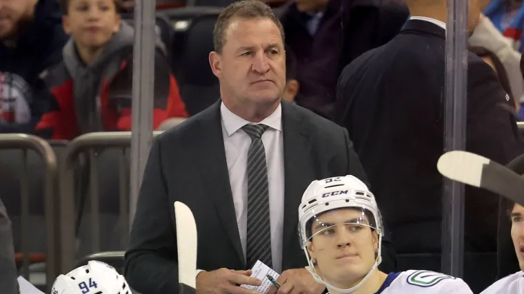 La NHL cambia el rastreador de entrenadores: los Canucks despiden a Adam Foote, los Maple Leafs despiden a Craig Berube después de temporadas decepcionantes