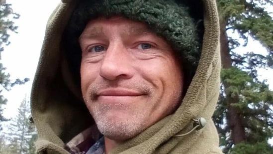 Muerte de Matt Brown: la estrella de Alaskan Bush People apareció ‘desnuda’ durante una espeluznante transmisión en vivo de YouTube antes de su muerte