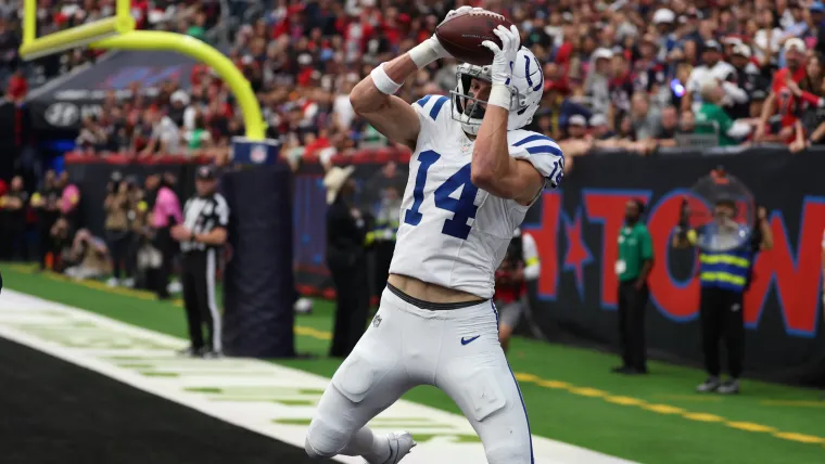 Las piezas del rompecabezas apuntan a los Titans, Alec Pierce y un contrato de agente libre valorado en casi 30 millones de dólares.