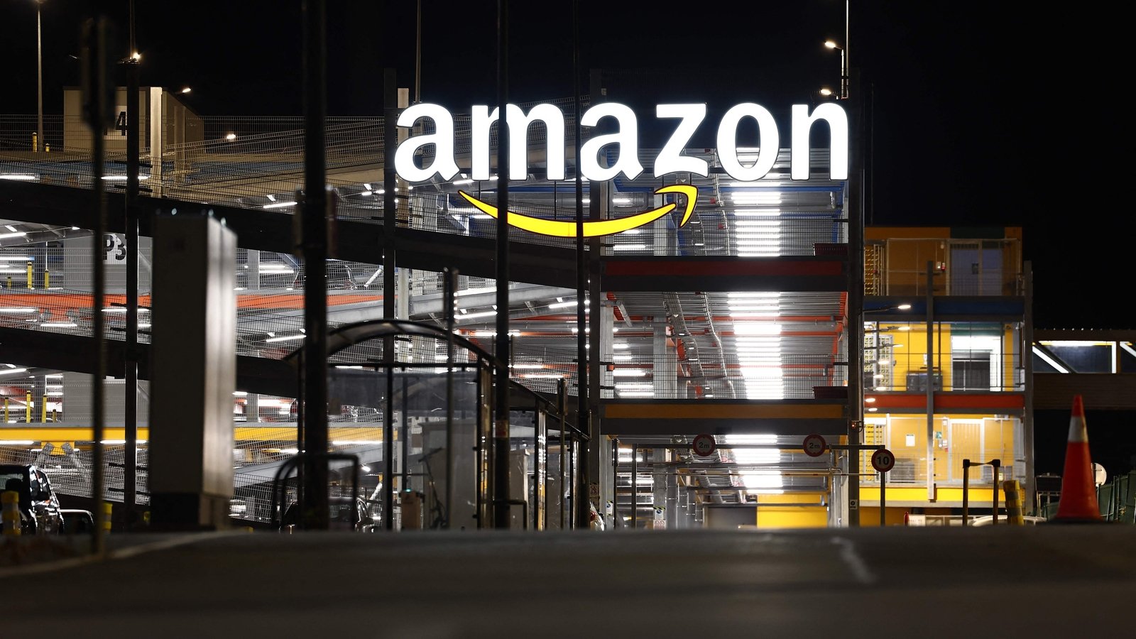Amazon_Corporate_Job_Layoff_Report_Viral_1761598989072_1761598989256.jpg