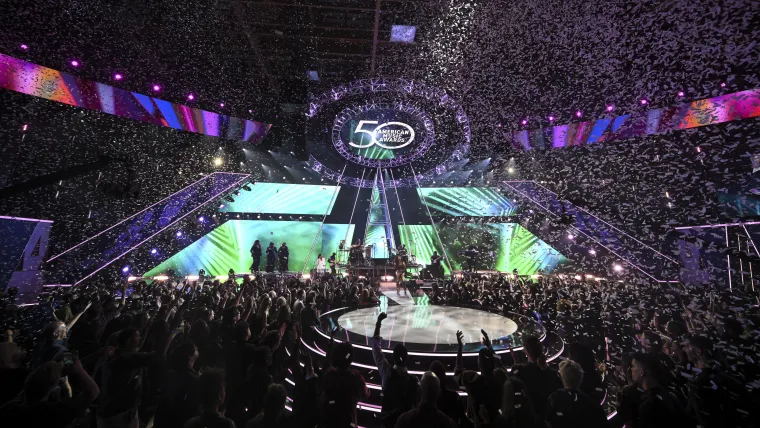 Dónde ver los American Music Awards: canal, hora, programación de televisión, transmisión en vivo, presentador, nominados para el AMA Show 2026