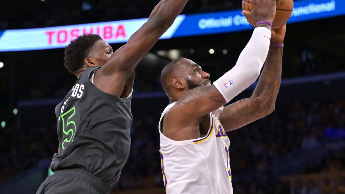 Anthony20Edwards20and20LeBron20James20050125.jpeg.webp.webp