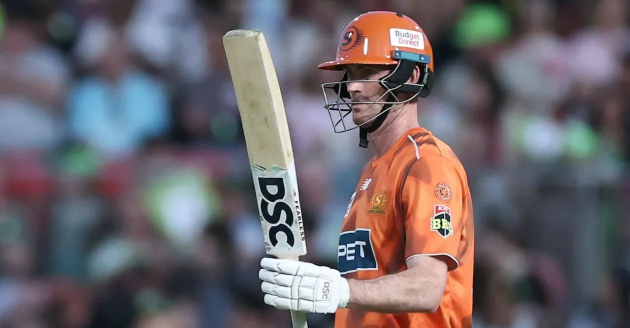El golpe explosivo de Ashton Turner lleva a Perth Scorchers a una victoria dominante sobre Sydney Thunder en BBL|15