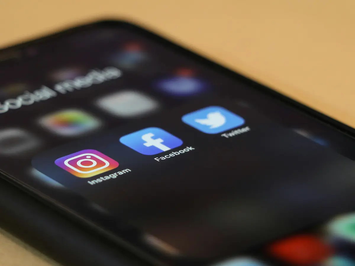 Australia-Implements-Historic-Ban-on-Social-Media-Use-for-Children.jpg