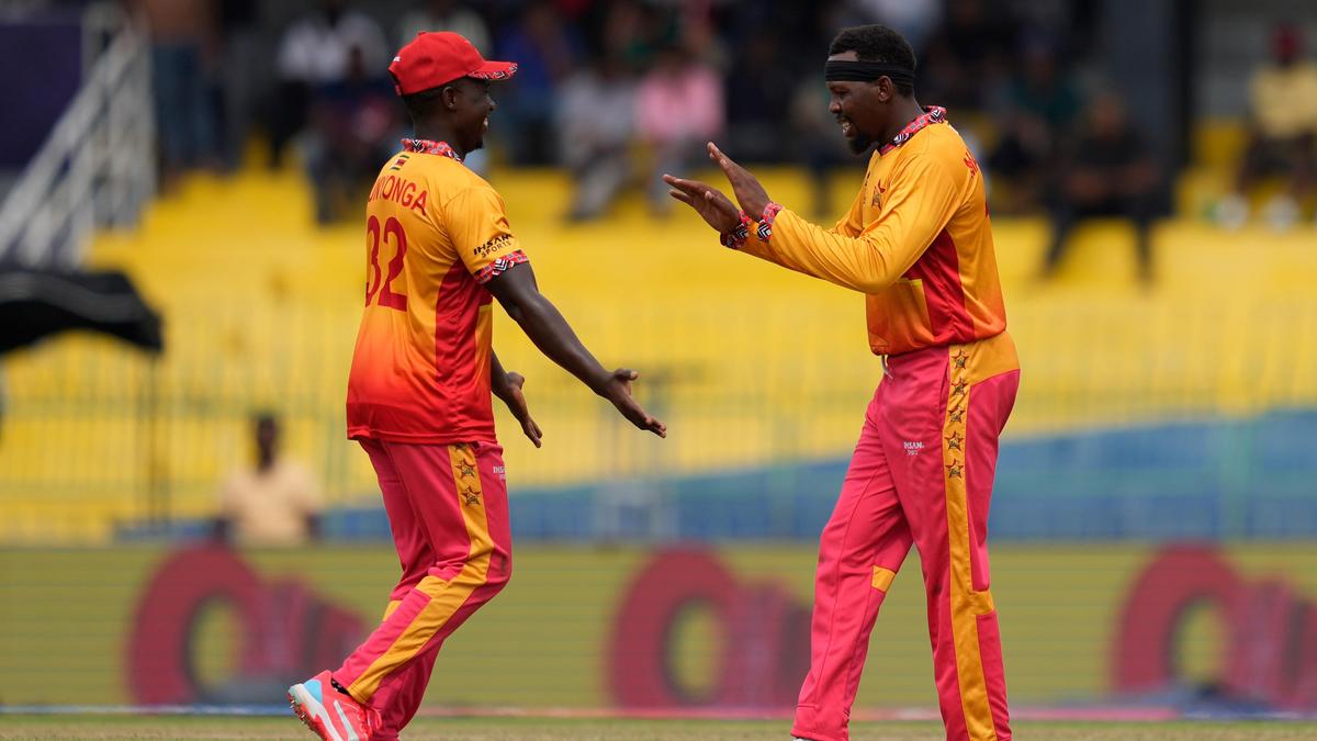 Copa del Mundo T20 2026: Zimbabwe sorprende a Australia y gana el partido por 23 carreras