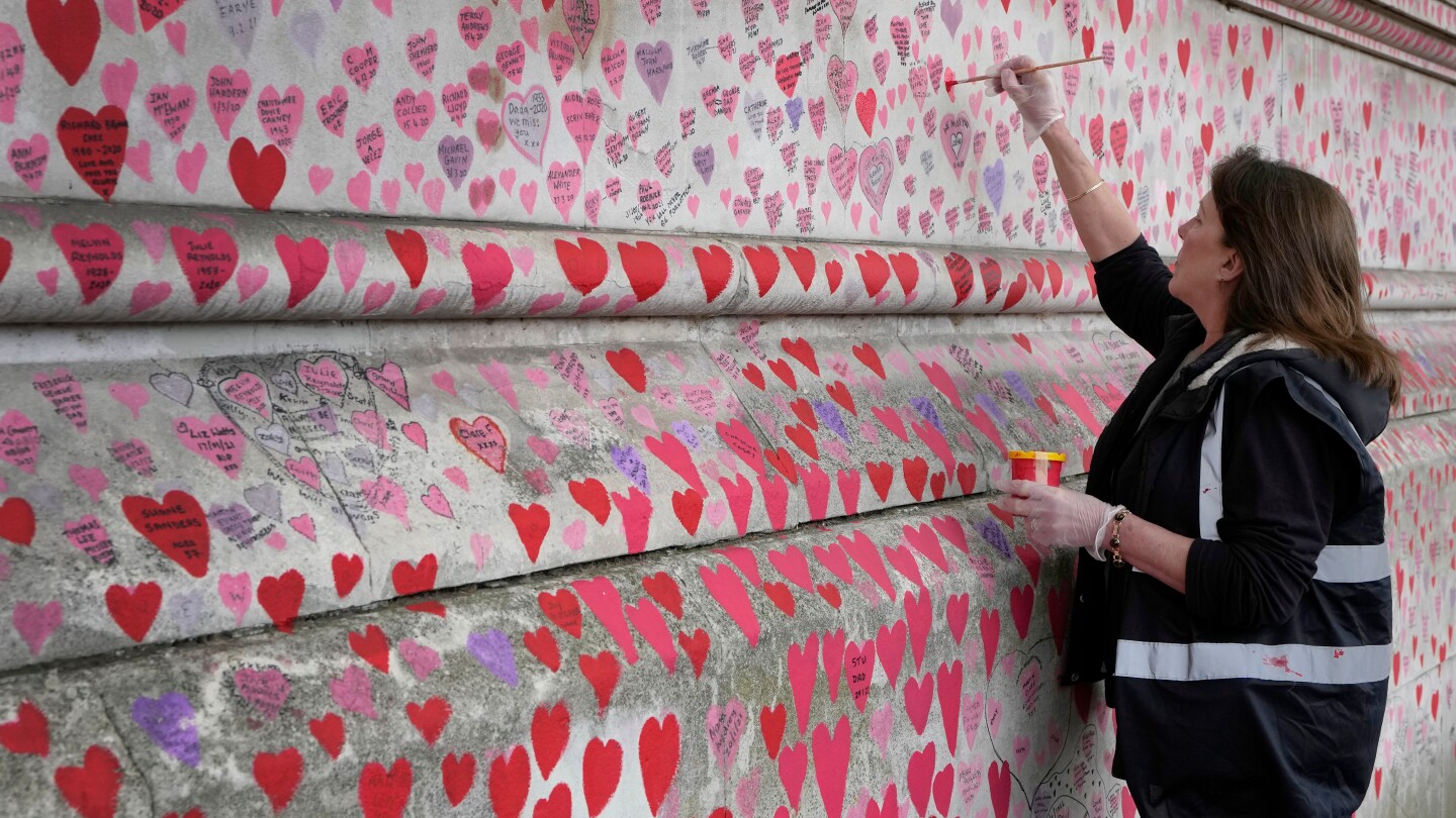 El Gobierno británico preservará el Muro Nacional Conmemorativo del Covid en Londres