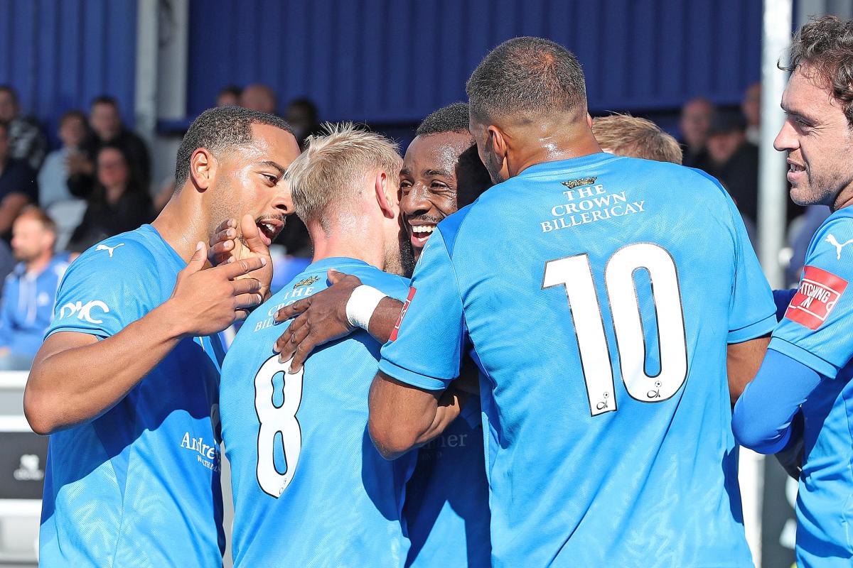Canvey-Island-and-Billericay-Town-Face-Off-in-Crucial-Clash.jpeg
