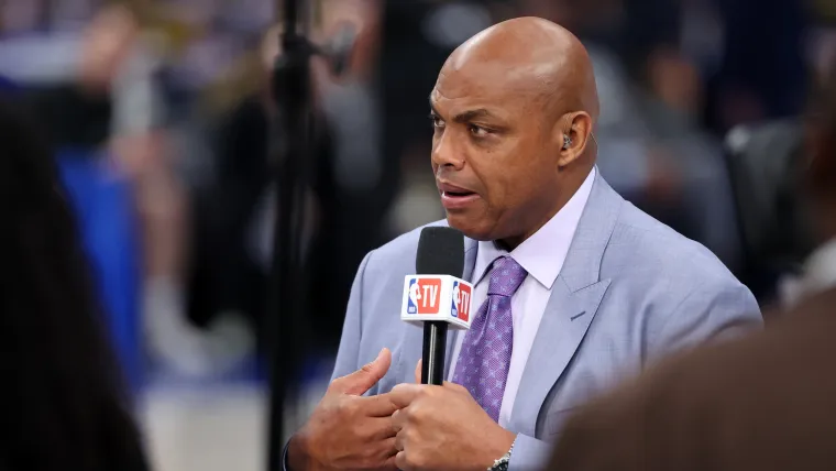 Charles Barkley llama apasionadamente a los Spurs el “equipo más tonto” de la historia