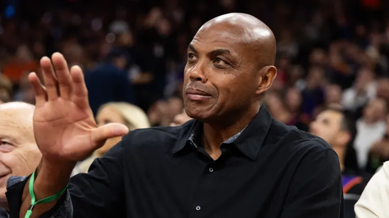 Charles Barkley se atreve a despedir a ESPN por comentarios de Cardi B