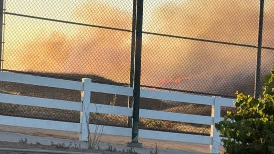 El accidente de Tesla provoca un enorme incendio forestal en California que amenaza a cientos de hogares en Chino Hills
