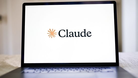 ¿Claude AI sigue caído? Todo lo que sabemos es que Anthropic informa errores globales en todo el sistema.