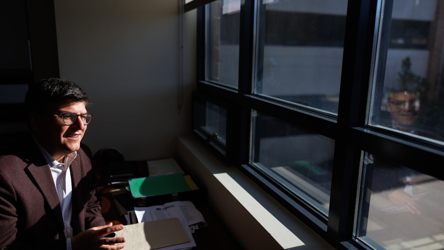 Las universidades están comenzando a utilizar la IA para revisar las solicitudes y ensayos de los estudiantes