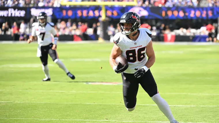 Dalton20Schultz-Houston20Texans_20251005.jpg.webp.webp